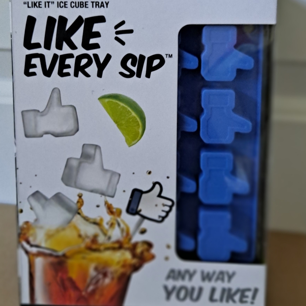 Cute Facebook Ice Tray